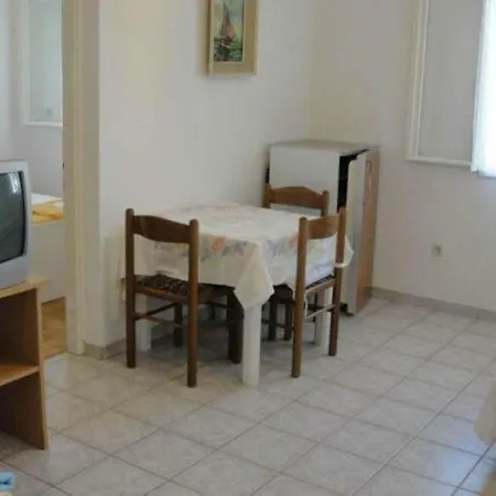 Pinija - Basic Two Bedroom With Terraces A1 - St * Supetar