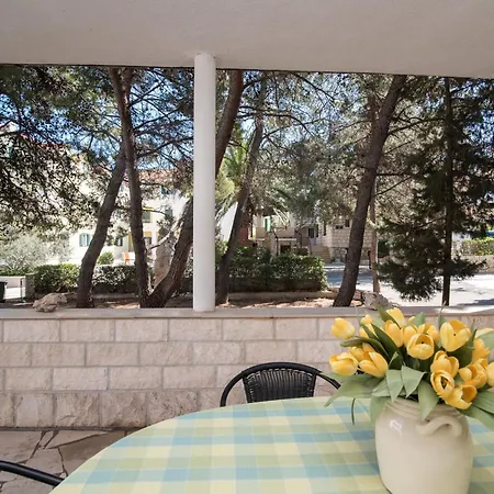 Apartmán Pinija - Basic Two Bedroom With Terraces A1 - St Supetar